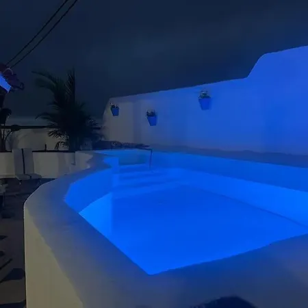 Con Piscina Climatizada Holiday home *